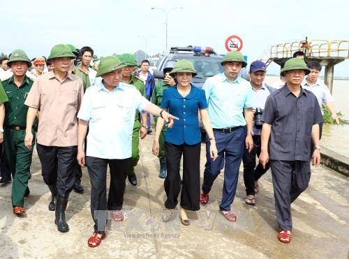 Hơn 13.500 bộ đội và dân quân giúp dân khắc phục hậu quả mưa lũ